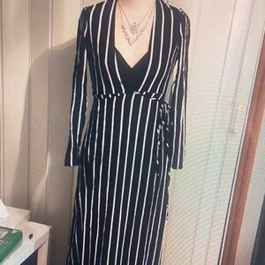 NWT FLYNN SKYE VENICE CALI
DRESS